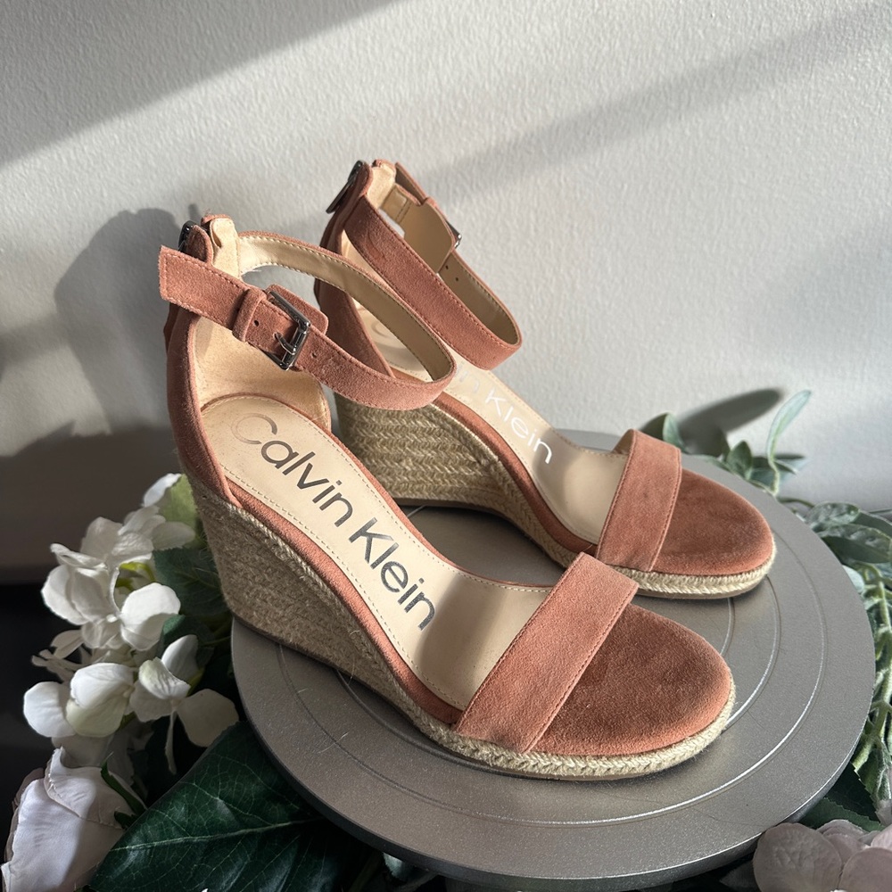 Women’s Calvin Klein Noshela Wedge Sandles Color Medium Natural 101 Size 9
